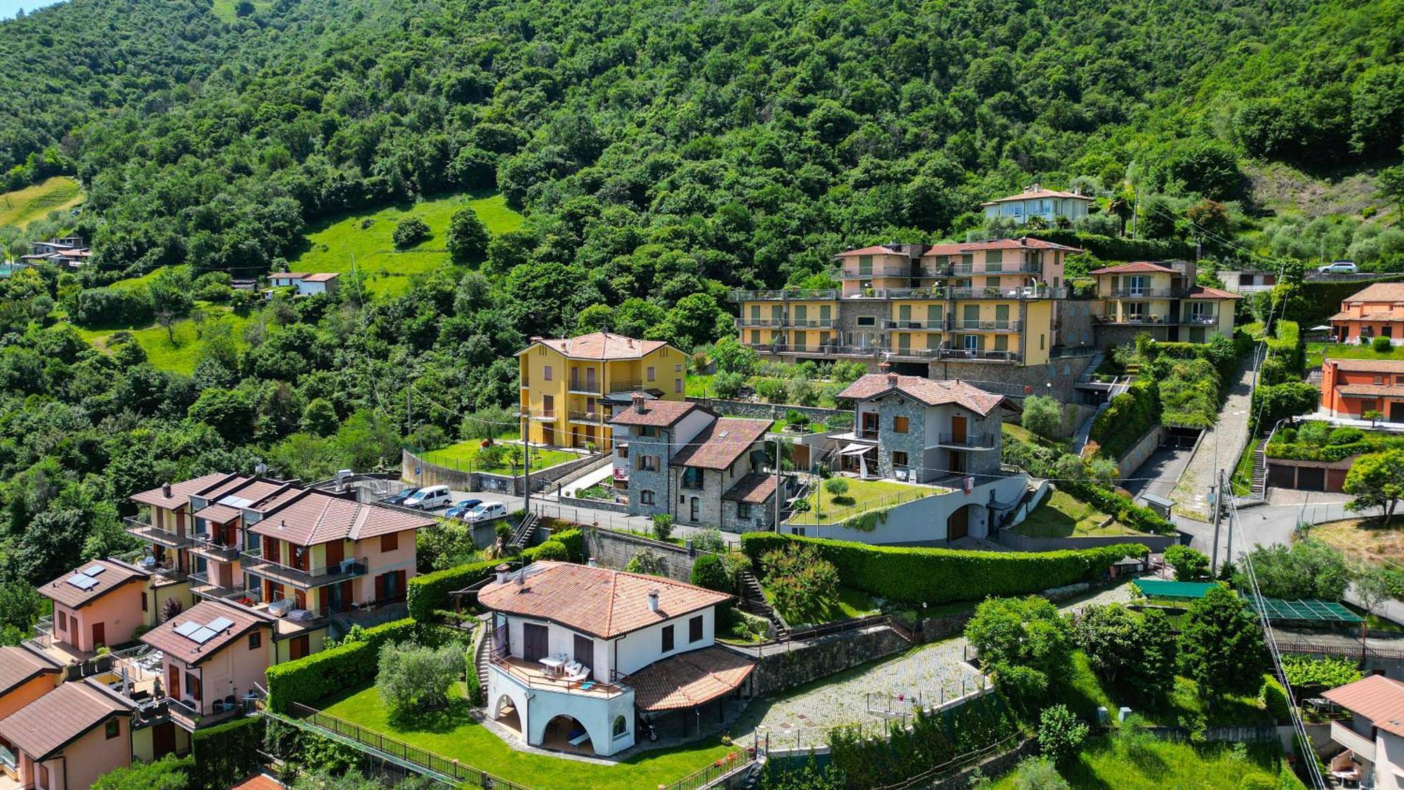 Lago Di Iseo - Lake View House Tavernola Bergamasca Exterior foto